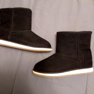 3 for $10/Girl's Black Suede Boots 👢